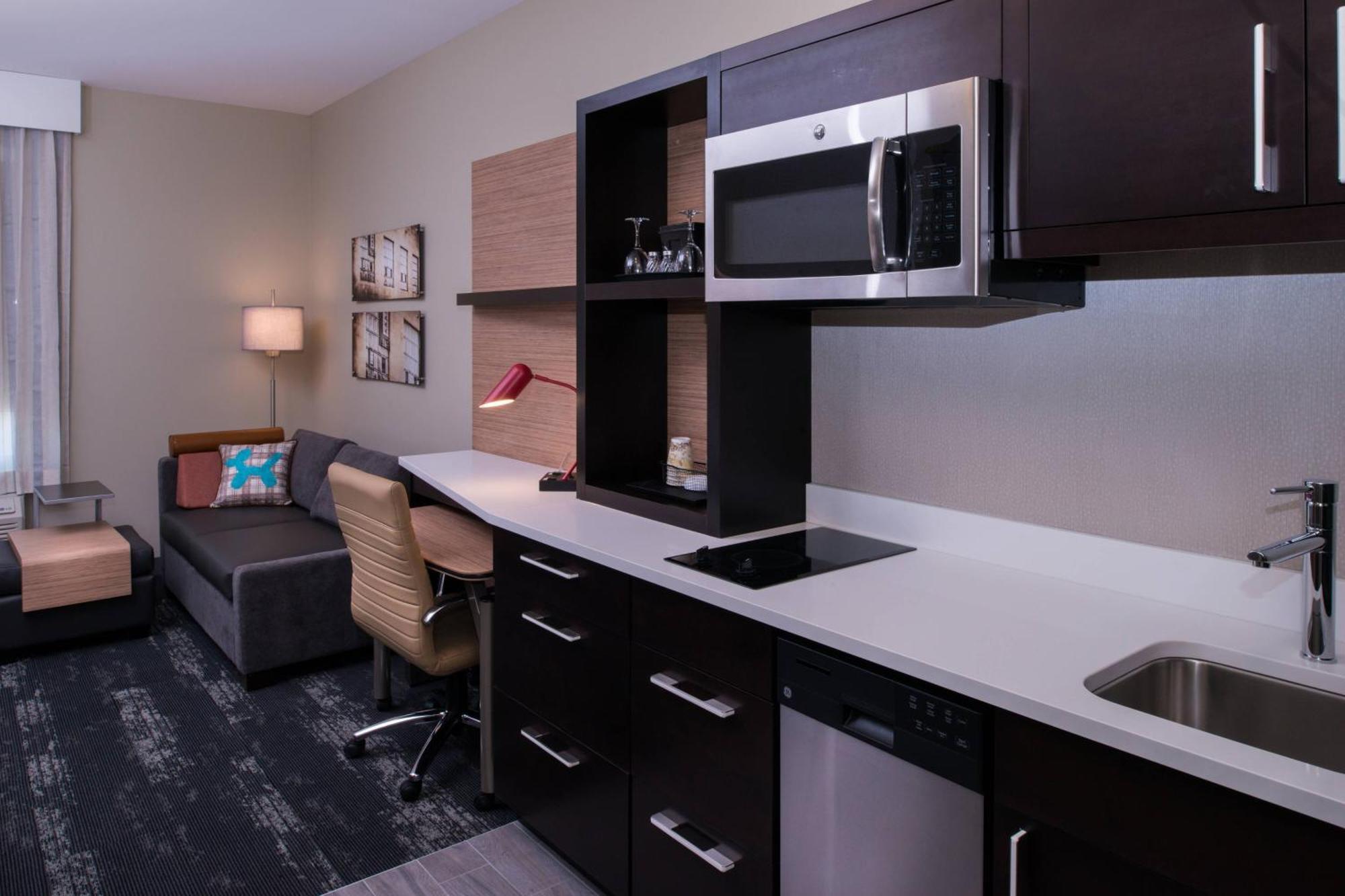 Towneplace Suites By Marriott Saskatoon Ngoại thất bức ảnh
