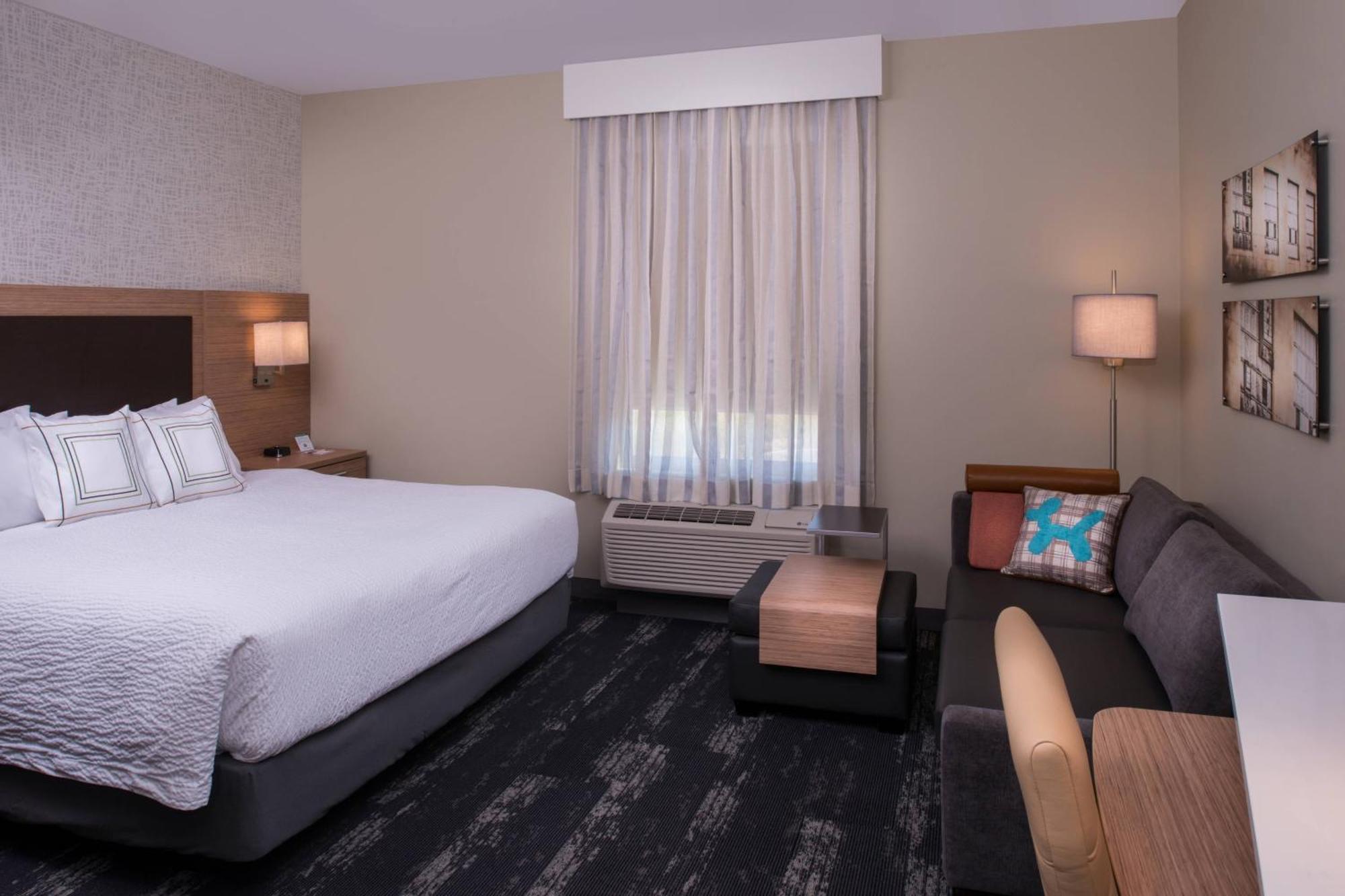 Towneplace Suites By Marriott Saskatoon Ngoại thất bức ảnh