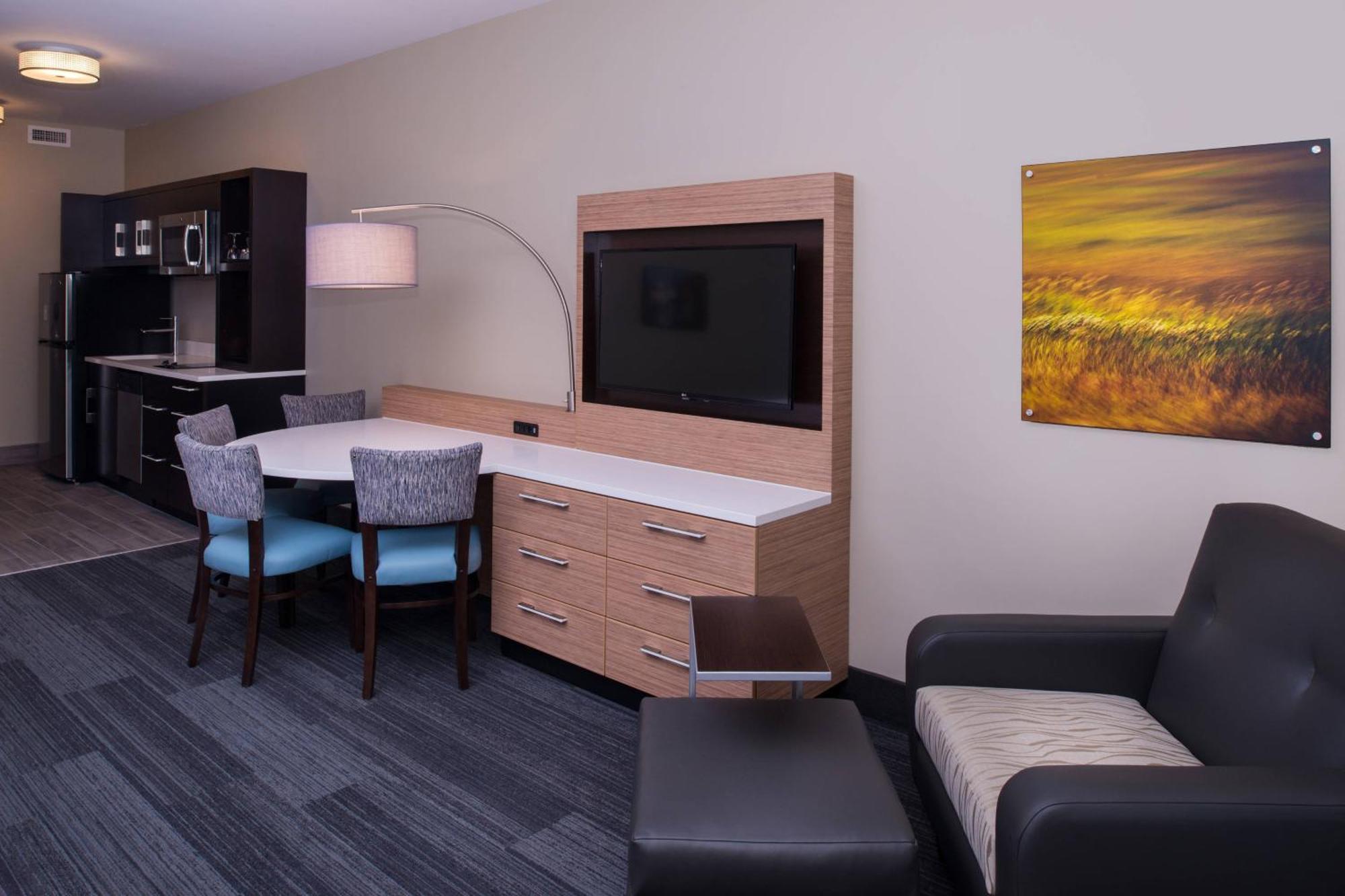 Towneplace Suites By Marriott Saskatoon Ngoại thất bức ảnh