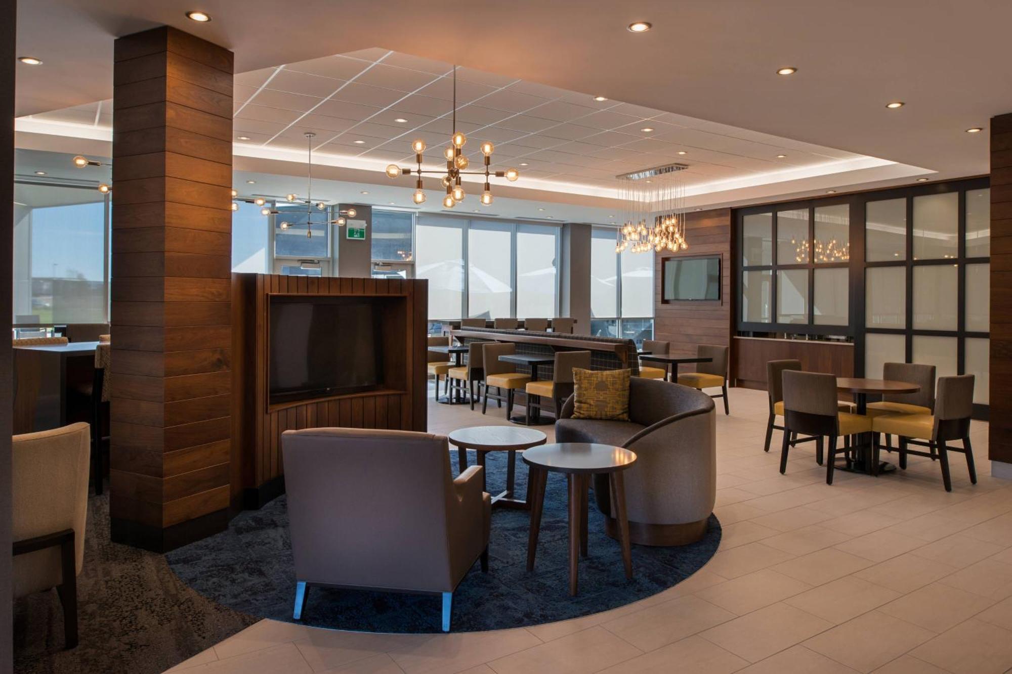 Towneplace Suites By Marriott Saskatoon Ngoại thất bức ảnh